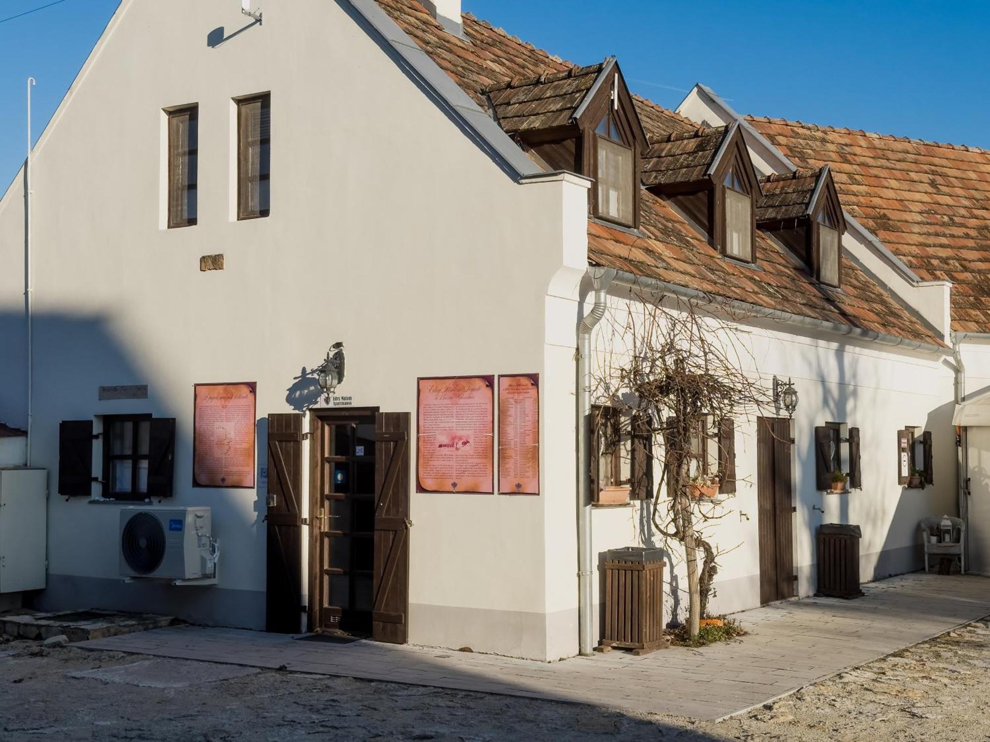 Edvy Malom Fogado Barokk Udvarhaz Pápa Exterior foto