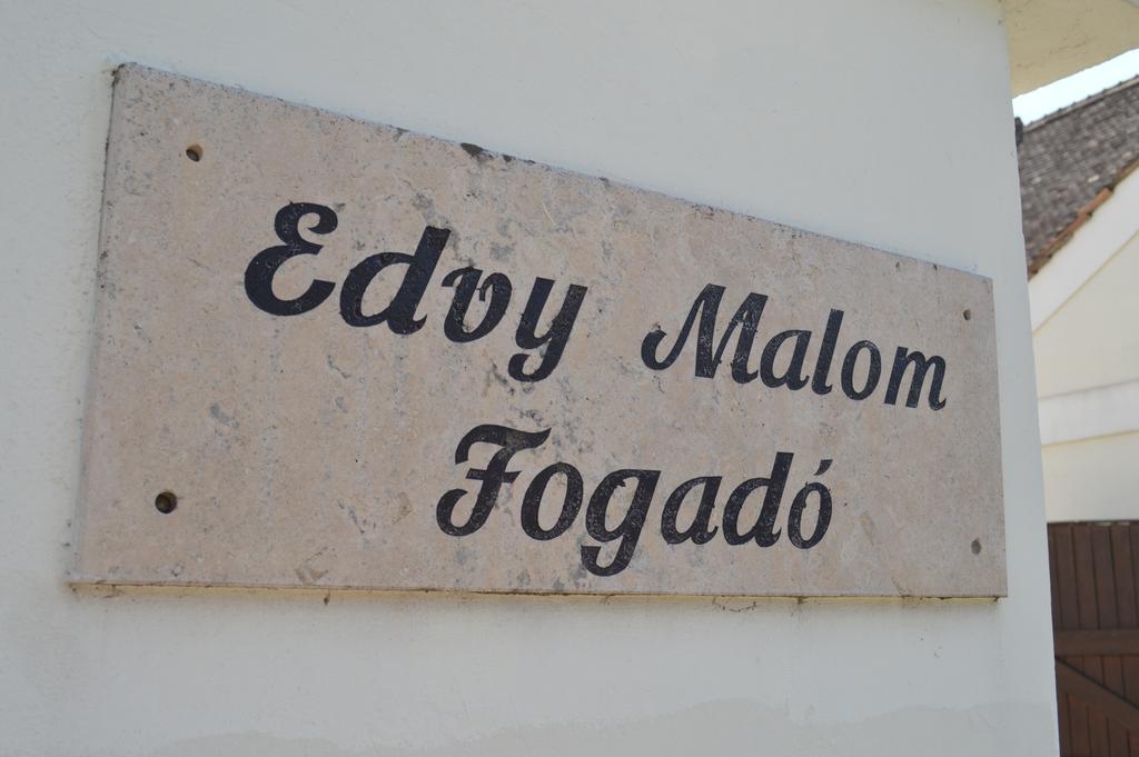 Edvy Malom Fogado Barokk Udvarhaz Pápa Exterior foto